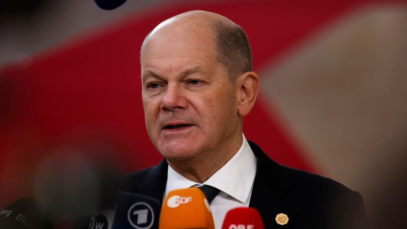 Die Staats- und Regierungschefs der Europäischen Union treffen sich in Brüssel, um die Unterstützung für die Ukraine zu diskutieren - darunter auch Olaf Scholz.