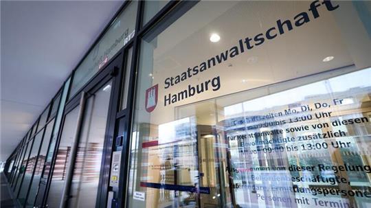 Die Staatsanwaltschaft Hamburg hat Anklage gegen einen Jugendlichen erhoben, der Mädchen über soziale Medien zu sexuellen Handlungen und Selbstverletzungen vor der Kamera genötigt haben soll. (Archivbild)