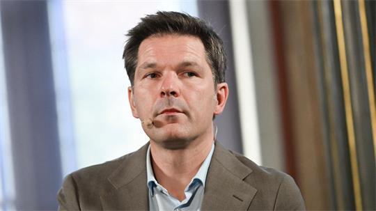 Die Staatsanwaltschaft Hannover ermittelt gegen den Berliner SPD-Spitzenkandidaten Steffen Krach. 