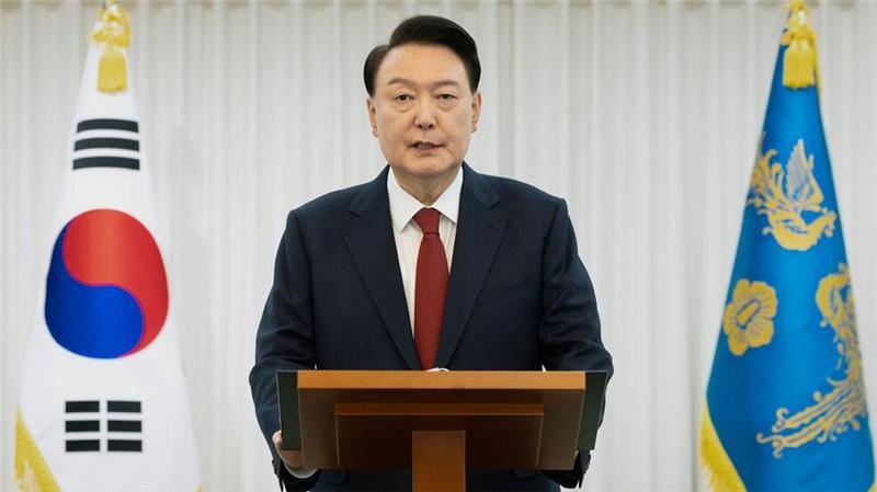 Ermittler laden Südkoreas Präsident Yoon persönlich vor Die Staatsanwaltschaft hat Yoon für eine Befragung vorgeladen.