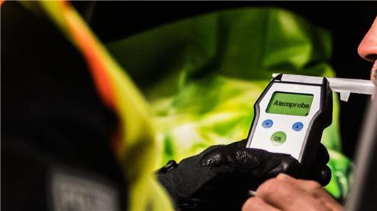 Die Stader Polizei hat am Wochenende mehrere alkoholisierte Autofahrer aus dem Verkehr gezogen (Symbolbild).