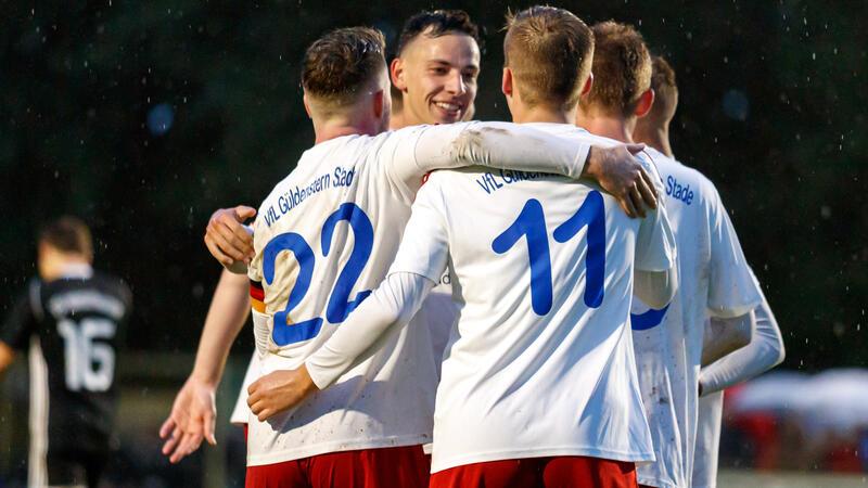 Die Stader wollen gegen Abstiegskonkurrent FC Cuxhaven einen Sieg feiern.