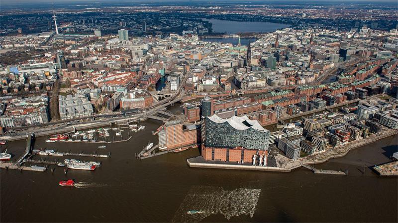 Die Stadt Hamburg hat auch im vergangenen Jahr mehr Flächen ge- als verkauft. (Archivbild)