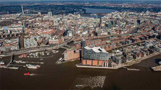 Die Stadt Hamburg hat auch im vergangenen Jahr mehr Flächen ge- als verkauft. (Archivbild)