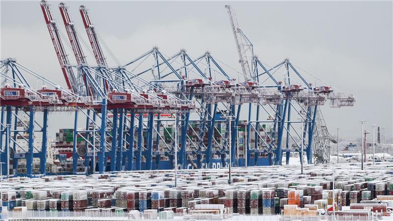 Die Stadt Hamburg und die Reederei MSC wollen die HHLA ohne Kleinaktionäre führen. (Archivbild)