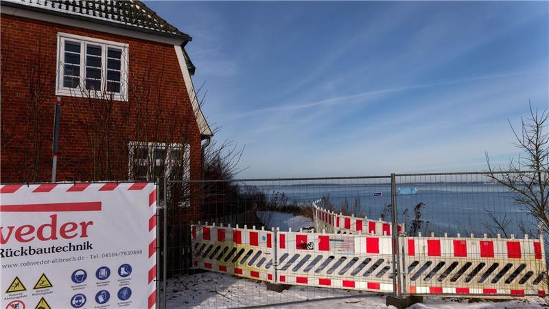 Die Stadt Lübeck will das Haus Seeblick am Steilufer abreißen lassen.