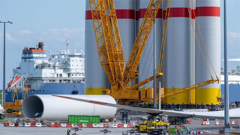 Streit um Verteilung von Offshore-Steuer-Millionen Die Stadt Sassnitz auf Rügen will gegen die aktuelle Regelung zur Verteilung von Gewerbesteuereinnahmen aus Offshore-Windkraft klagen.