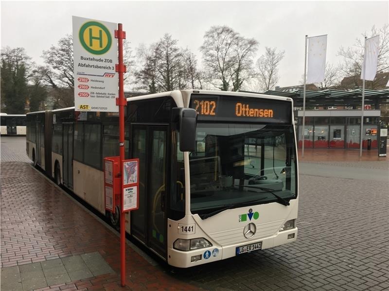 Die Stadt gibt pro Jahr 180 000 Euro aus, damit die Busse in Buxtehude öfter fahren.