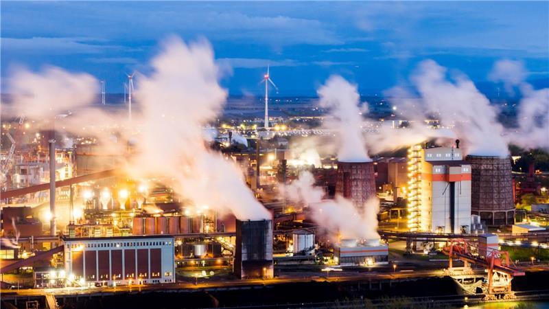 Die Stahlproduktion in Salzgitter soll in den kommenden Jahren deutlich klimafreundlicher werden. (Archivbild)