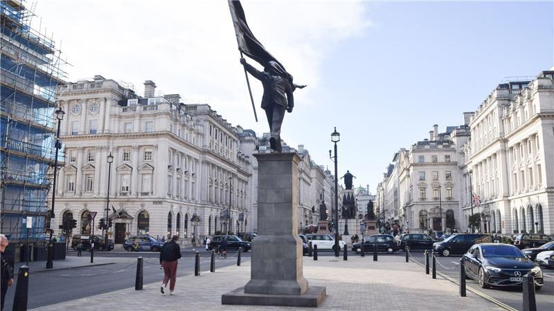 Die Statue steht am Waterloo Place im Zentrum Londons.