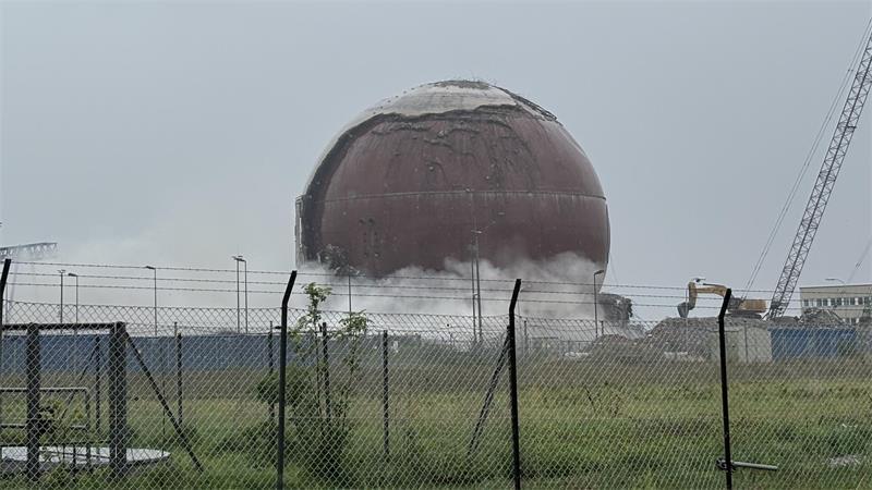 Die Staubentwicklung nach der Sprengung war aufgrund des starken Regens nur gering.