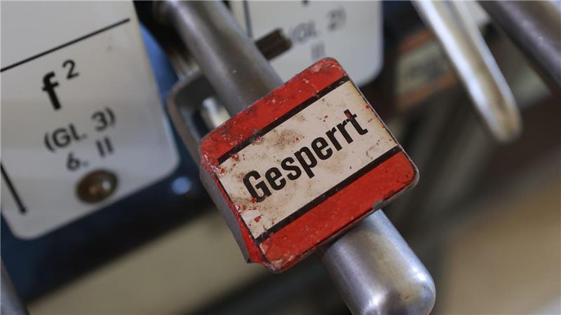 Die Stellwerke der Bahn sind zum Teil mehr als 100 Jahre alt. (Archivbild)