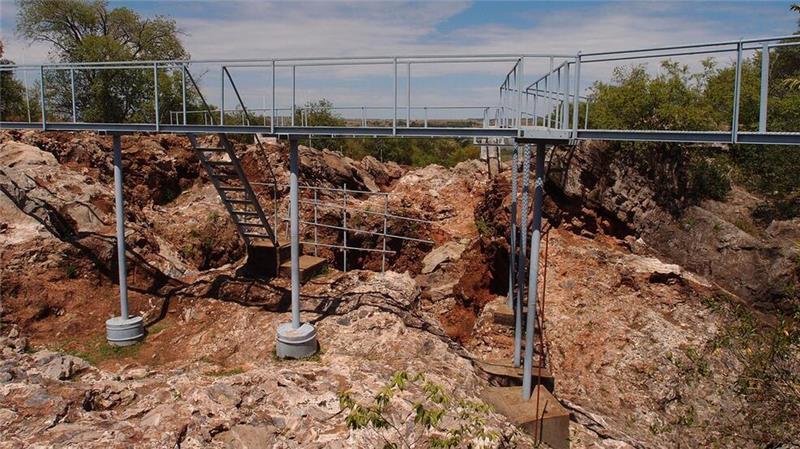 Vormensch lebte vorwiegend vegetarisch Die Sterkfontein-Höhlen sind eine bekannte Fossilienfundstätte nahe Johannesburg in Südafrika.