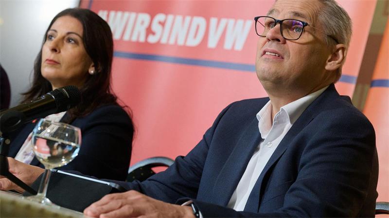 Droht Volkswagen der größte Konflikt in seiner Geschichte? Die Stimmung in der Belegschaft hat laut IG Metall einen Siedepunkt erreicht