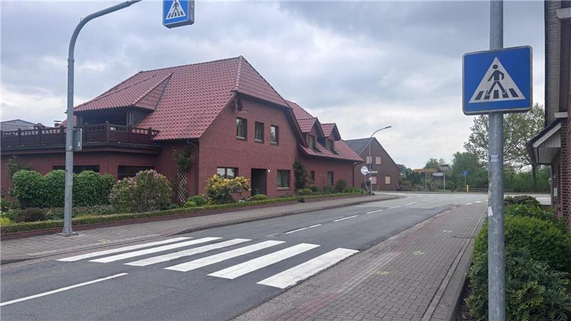 Die Straße Kleiner Damm in Ahlerstedt.