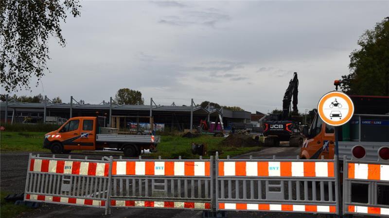 Die Straße Westmoor ist für Bauarbeiten für einen Aldi-Markt noch voll gesperrt.