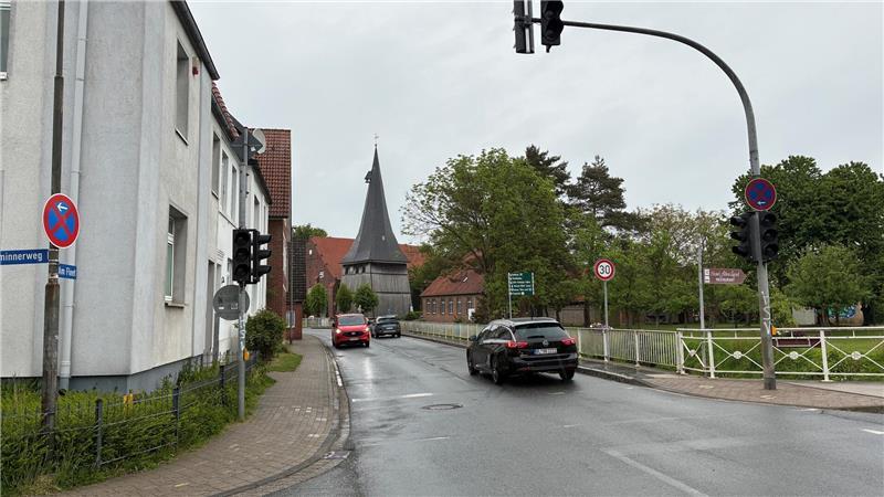 Vorfahrt für Radler: Altländer setzen auf Fahrradstraßen und Tempo 30 Die Straße am Fleet (früher K26) könnte - ab Höhe Westerminnerweg - bis zum Kreisel Ortsmitte Jork zur Einbahnstraße werden.
