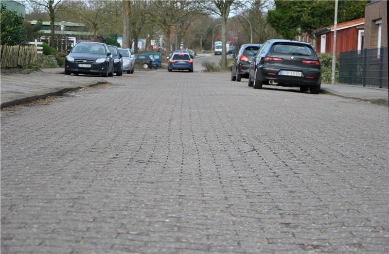 Die Strabs ist in Horneburg endgültig Geschichte Die Straßenausbaubeitragssatzung (Strabs) bleibt abgeschafft: Die Hermannstraße wird als erste Straße in Horneburg ohne Beiträge von Anwohnern ausgebaut. Foto: Lohmann