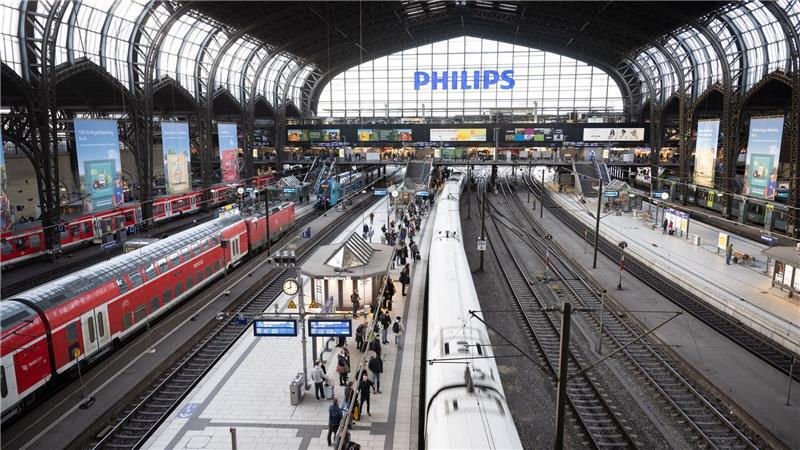 Bahnstrecke Hamburg-Berlin monatelang gesperrt – Bauarbeiten beginnen heute Die Strecke Hamburg-Berlin wird gesperrt.