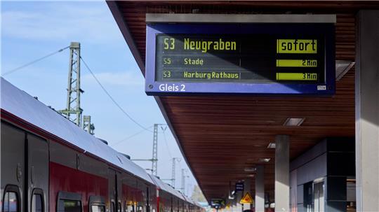 Die Strecke zwischen Wilhelmsburg und Neugraben wird im Mai wegen Bauarbeiten zwei Wochen lang gesperrt. (Archivbild)