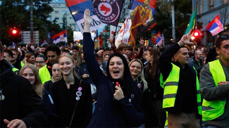Richtungswahl entscheidet über die Zukunft Serbiens Die Studentenbewegung spricht Experten zufolge alle Bevölkerungsschichten an.