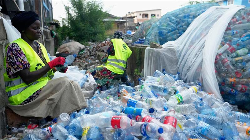 Die Studie kontriert sich auf die negativen Gesundheitsbelastungen im Zuge des Plastik-Lebenszyklus - es gibt aber auch positive Aspekte. (Archivbild)