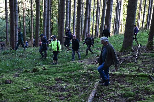 Die Suchaktion in und um Saint-Blaise-la-Roche unter Anleitung der Polizei und von Forstbeamten.