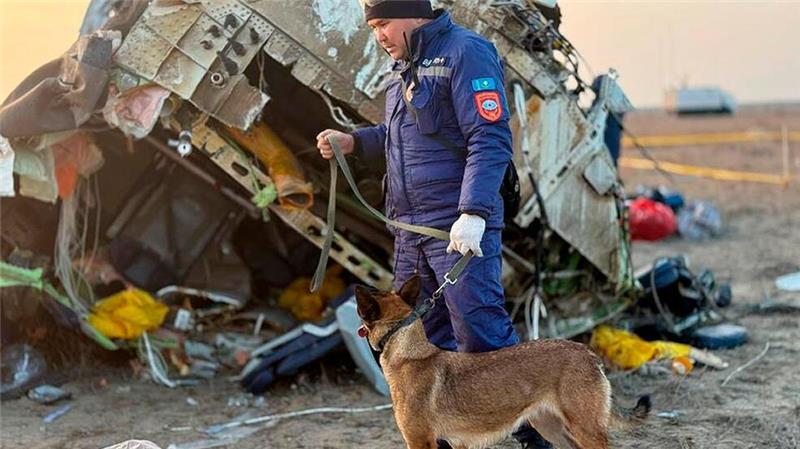 Baku geht von russischem Treffer auf Flugzeug aus Die Suche nach der Absturzursache läuft.