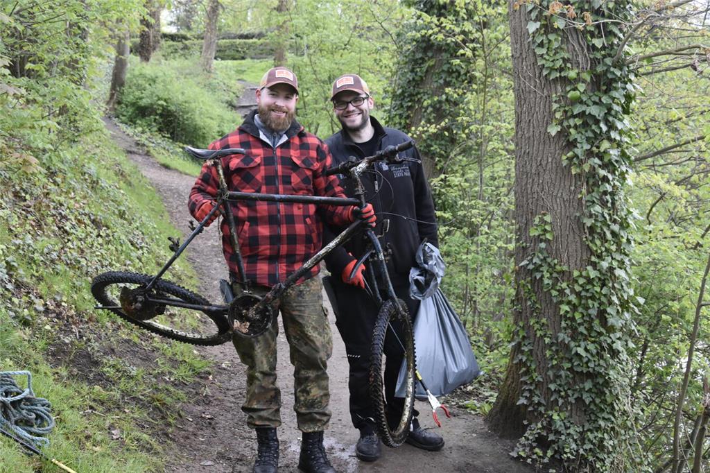 Die Sucher entdeckten nicht nur ein Fahrrad ...