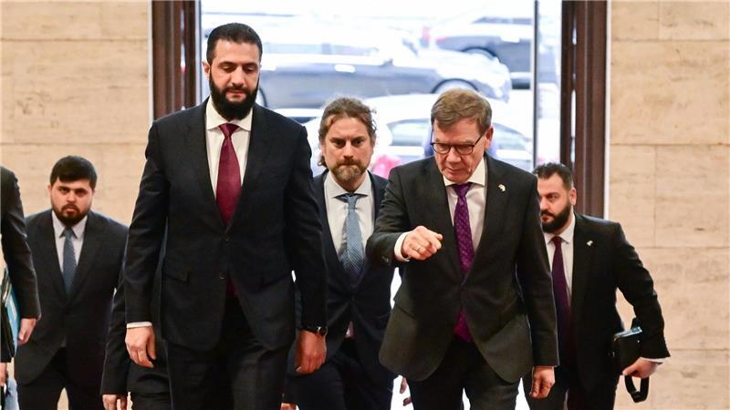 „Die Syrer verdienen eine Chance und wir möchten helfen, dass diese Chance gut genutzt wird“, sagte Außenminister Johann Wadephul (rechts) beim deutsch-syrischen Wirtschaftsforum mit dem syrischen Übergangspräsidenten Ahmed al-Scharaa.