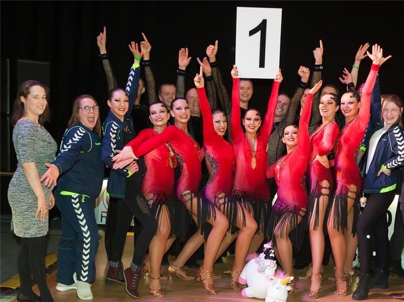 Die TFG Stade holte gleich beim Saisonstart einen ersten Platz. Nun dürfen sich die Tänzer über den Aufstieg nach der abgebrochenen Saison freuen.