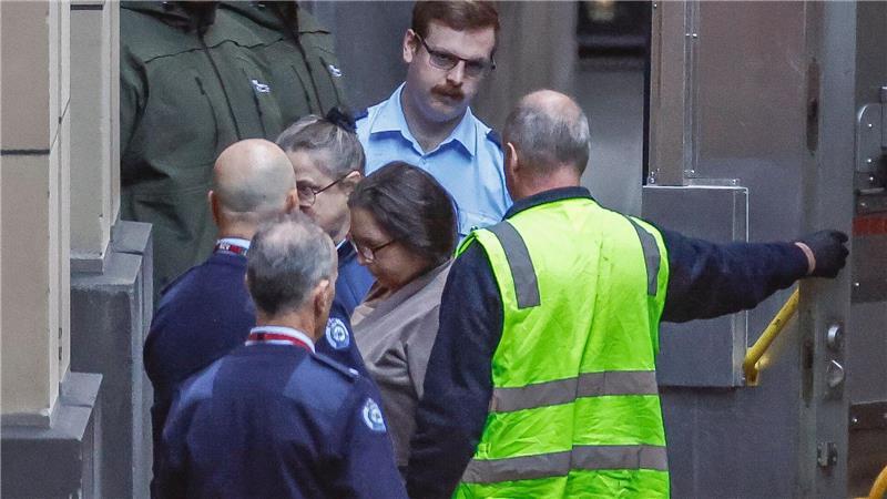 Die Täterin muss mindestens 33 Jahre in Haft.