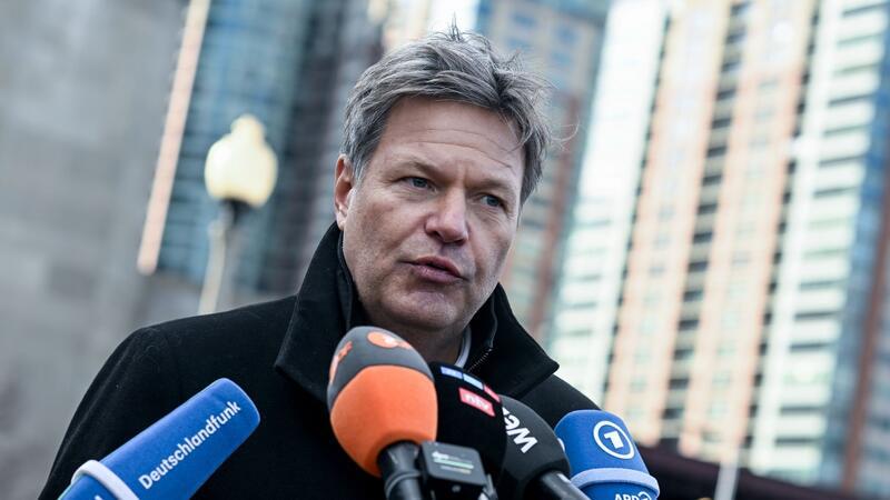 Habeck: Zeit vor Taurus-Abstimmung klug nutzen Die Tage bis zur geplanten Abstimmung am Donnerstag „sollten wir klug nutzen“, appellierte Robert Habeck.