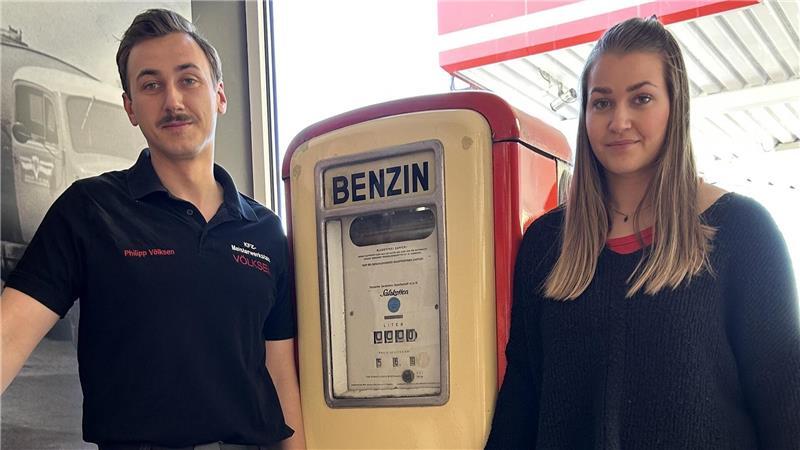 Die Tankstellen-Betreiber Philipp und Anna Völksen.