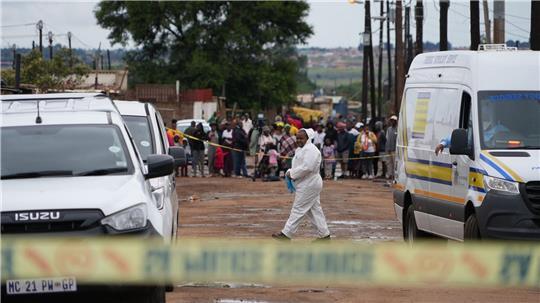 Die Tat geschah nachts im Township Bekkersdal bei Johannesburg.
