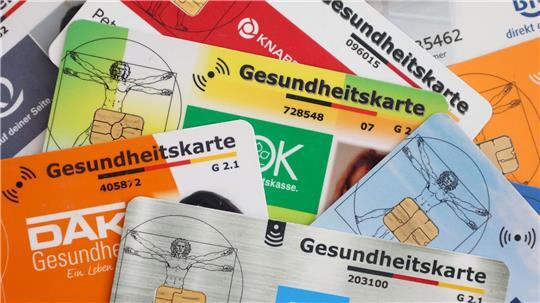 Die Techniker Krankenkasse (TK) und die DAK-Gesundheit kündigen Erhöhungen im neuen Jahr an. (Illustration)