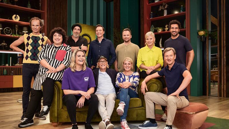 Nach nur einer Stunde: Dieser „LOL“-Promi fliegt als Erstes Die Teilnehmer der fünften Staffel der preisgekrönten Comedy-Show „LOL: Last One Laughing“.