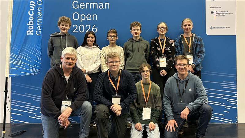 Junge Robotik-Cracks aus Stade dürfen bei Weltcup in Südkorea antreten Die Teilnehmer vom Athenaeum bei den German Open des RoboCup Junior in Köln 2026.