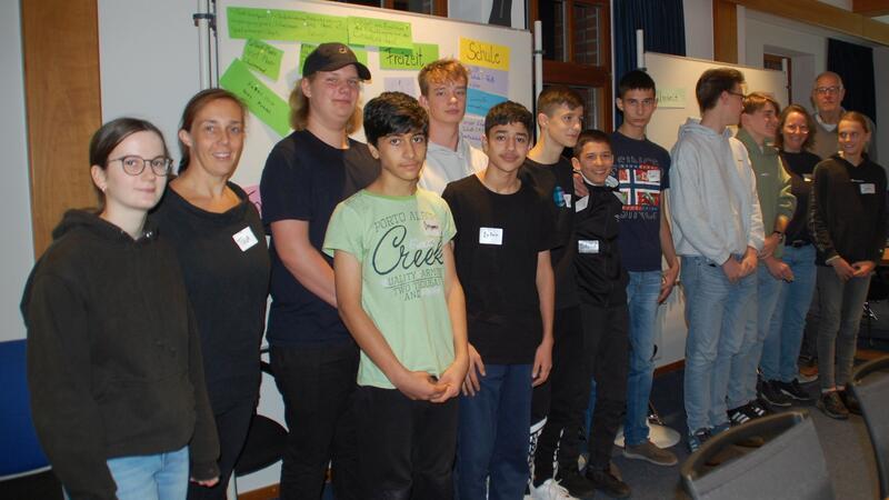 Die Teilnehmerinnen und Teilnehmer des ersten Jugendkongresses in Fredenbeck monierten die Busanbindung.