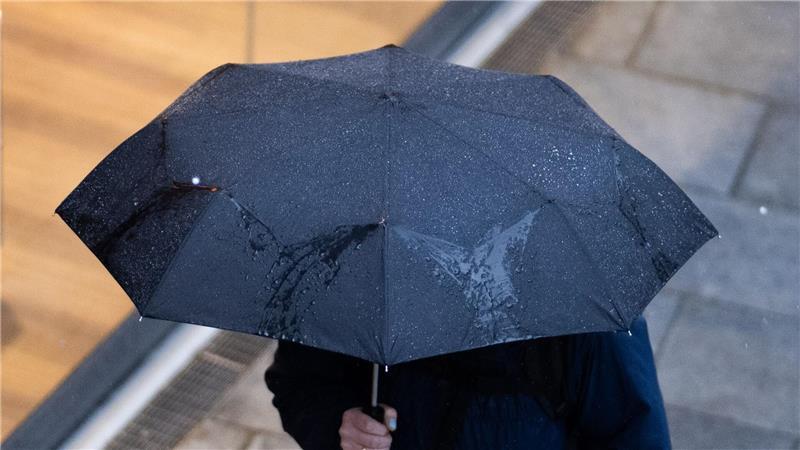 Mehr Regen als üblich – Wetter in Niedersachsen bleibt trüb Die Temperaturen sind laut DWD kühl für die Jahreszeit.