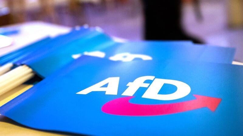 Die Thüringer AfD wird vom Landesverfassungsschutz als gesichert rechtsextremistisch eingestuft und beobachtet.