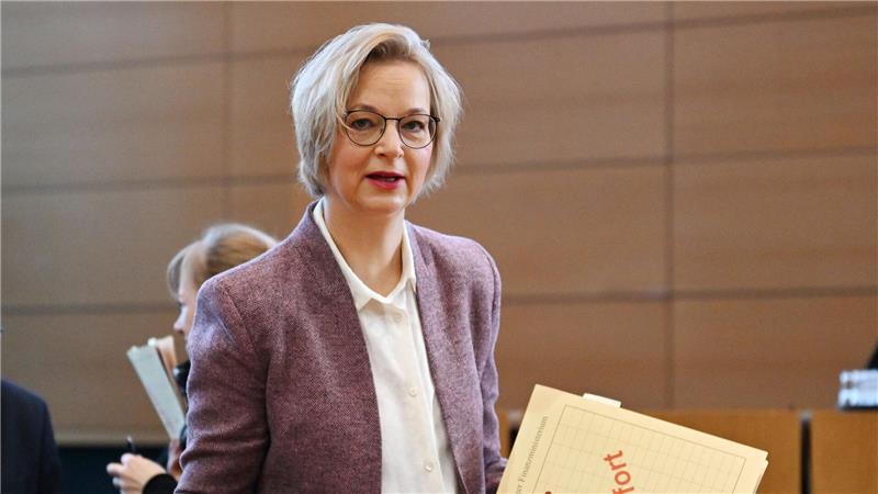 BSW: Ein Scherbenhaufen zum zweiten Geburtstag Die Thüringerin Katja Wolf liegt immer wieder mit Wagenknecht im Clinch. (Archivbild)