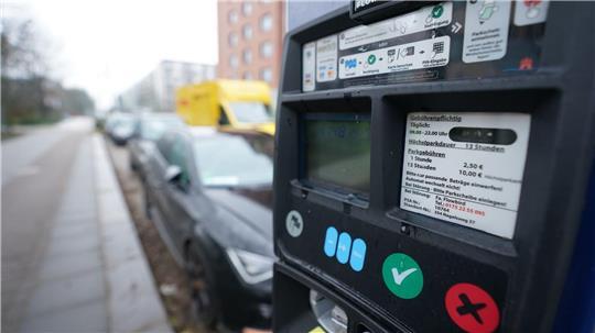 Die Tickets fürs kurze Parken in der Innenstadt werden um knapp 15 Prozent teurer. (Archivbild)  
