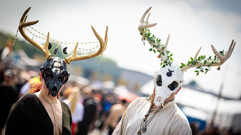 Zehntausende Gothic-Fans feiern beim M’era Luna-Festival Die Tickets waren vor Beginn ausverkauft.