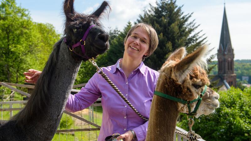 Pfarrerin setzt in der Seelsorge auf Lamas und Alpakas Die Tiere sorgen für besondere Stunden