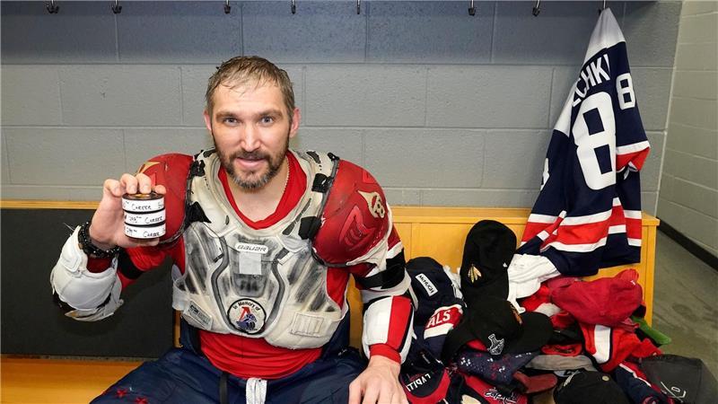 Owetschkins Ratgeber: Gretzky drückt Daumen für NHL-Rekord Die Tore 798, 799 und 800 erzielte Owetschkin in einer Partie, kurz darauf überholte er Gordie Howe auf Rang zwei der Torjägerliste.