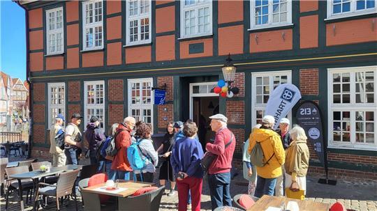 Die Tourist-Info ist jetzt in der historischen Stadtwaage am Stader Fischmarkt zu finden.