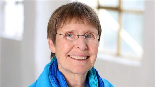 Die Trainerin Renate Bergmann bietet den Selbstverteidigungs- und Selbstbehauptungskurs für Seniorinnen an.