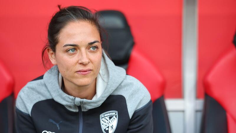 Die Trainerin Sabrina Wittmann gibt beim FC Ingolstadt als Cheftrainerin den Takt an.