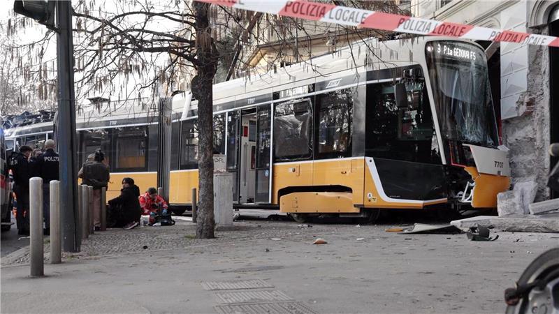 Mailänder Tram-Unglück – Fahrer fühlte sich vor Crash unwohl Die Tram soll erst seit wenigen Monaten im Einsatz gewesen sein.